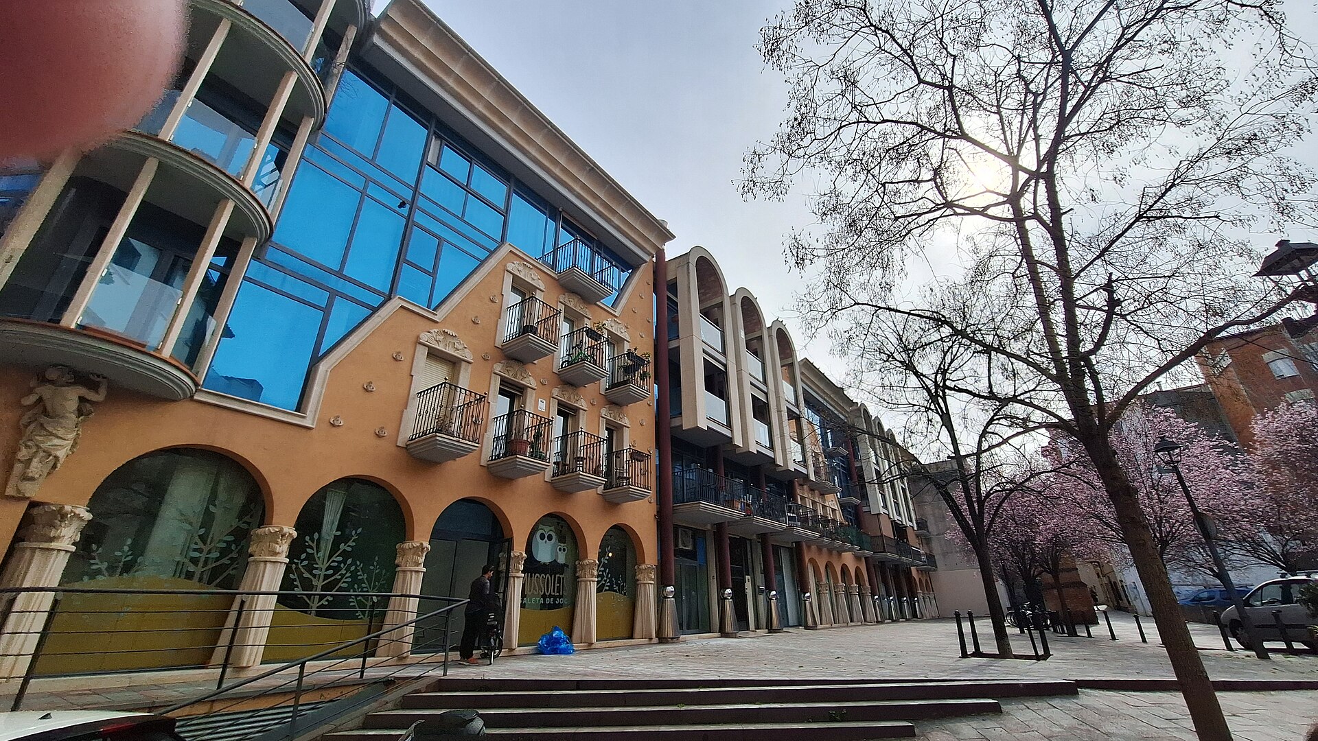 Zonas residenciales y áreas verdes familiares en las afueras de Sant Cugat del Vallès